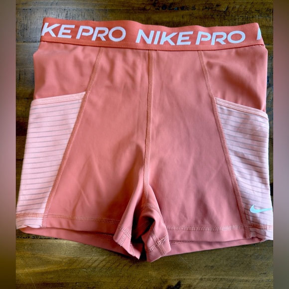 NEW Nike [M] Women's Pro 3'' Yoga/Volleyball Shorts - Picture 1 of 6